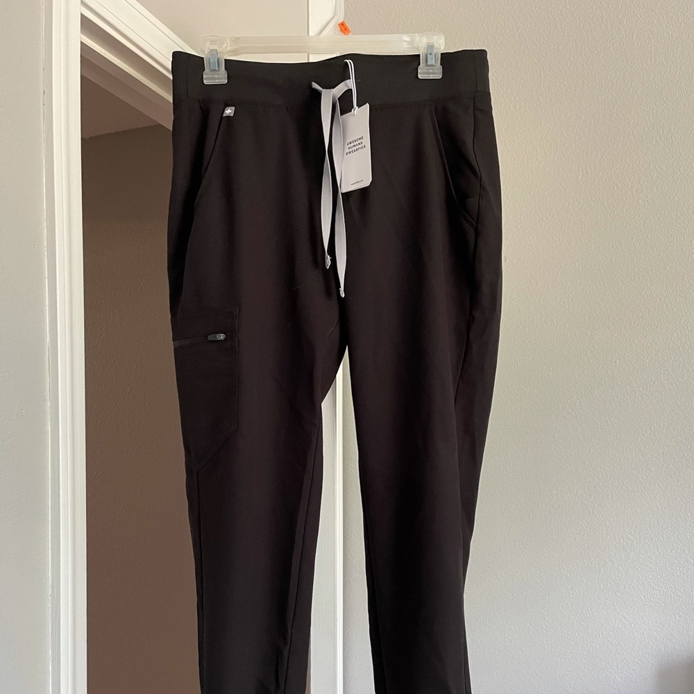Figs Zamora jogger scrubs, small women black